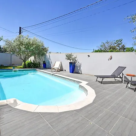 Hébergement de vacances 3 Bedroom Beautiful In Remoulins