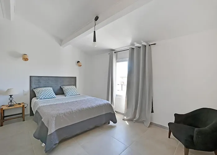 Дом отдыха 3 Bedroom Beautiful In